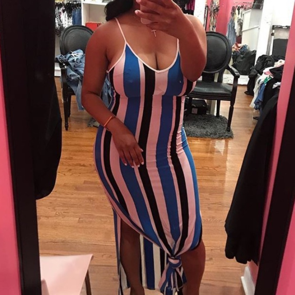 Super cute maxi dress with stretch